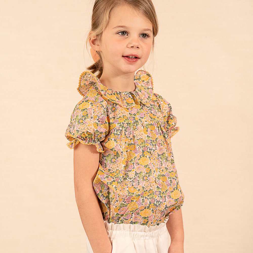<img class='new_mark_img1' src='https://img.shop-pro.jp/img/new/icons14.gif' style='border:none;display:inline;margin:0px;padding:0px;width:auto;' />Amaia Kids - Terry blouse - Liberty Yellow/Pink アマイアキッズ - リバティプリントブラウス