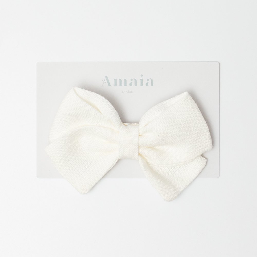 <img class='new_mark_img1' src='https://img.shop-pro.jp/img/new/icons14.gif' style='border:none;display:inline;margin:0px;padding:0px;width:auto;' />Amaia Kids - Linen Hair Bow ޥå - ͥǺܥإåסMilk white