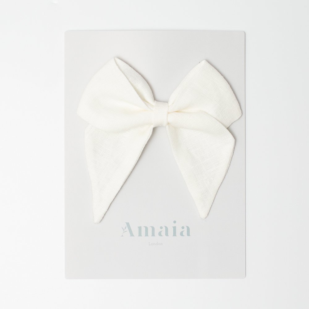 <img class='new_mark_img1' src='https://img.shop-pro.jp/img/new/icons14.gif' style='border:none;display:inline;margin:0px;padding:0px;width:auto;' />Amaia Kids - Linen Hair Bow ޥå - ͥǺܥإMilk white