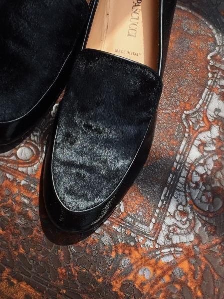 PASCUCCI / 893-PONY / レザーフラットパンプス /PONY/BLACK