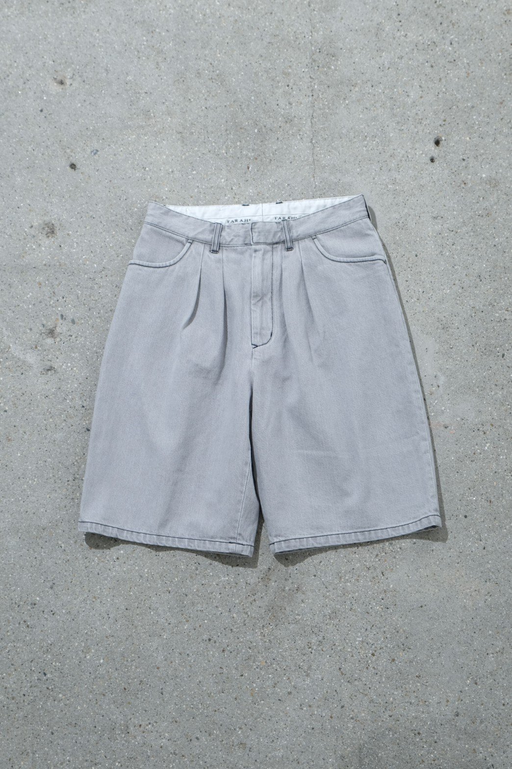 FARAH / Two-tuck Wide Shorts