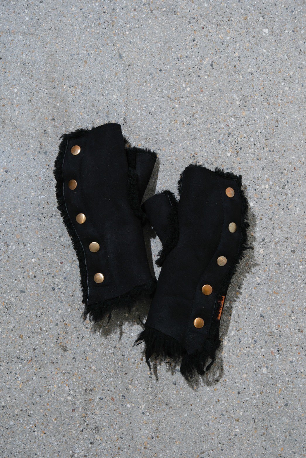 GOOD KARMA DEVELOPMENT / Reversible Mouton Gloves “WHIPPLE” BLACK