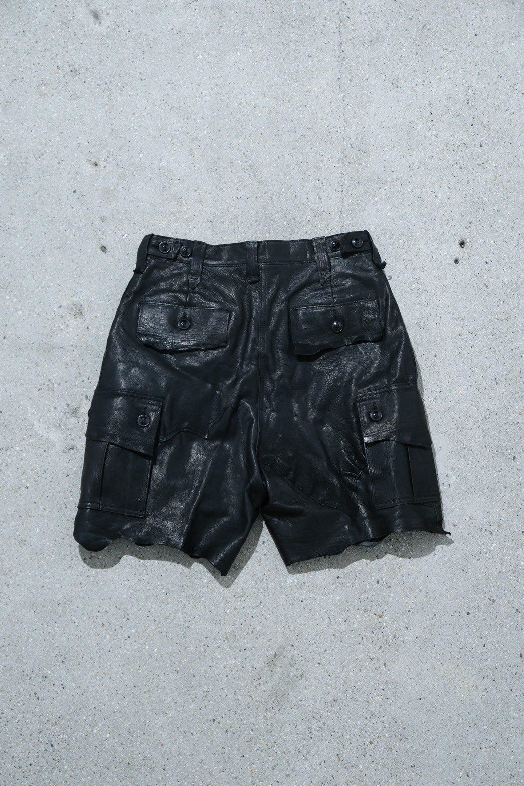 GOOD KARMA DEVELOPMENT LAZY レザー カーゴショーツ GOOD KARMA DEVELOPMENT / Leather Cargo Shorts 