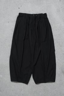 Sillage / circular pants black stripe twill