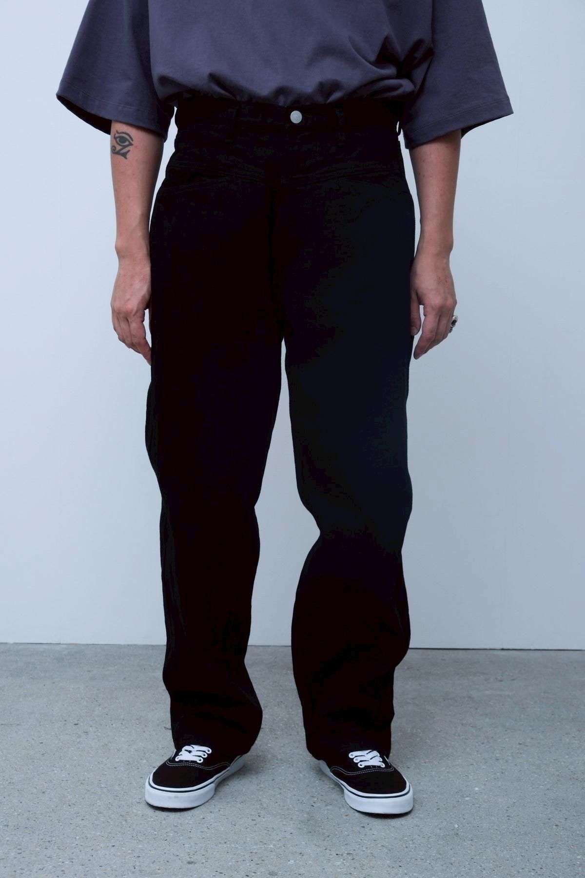 COMOLI / BLACK DENIM TAPERED PANTS - IMA:ZINEオンライン