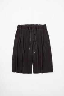 Sillage / pleats circular short pants anthracite