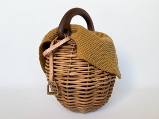 wood handle basket with knit cover