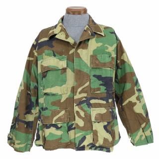 <img class='new_mark_img1' src='https://img.shop-pro.jp/img/new/icons5.gif' style='border:none;display:inline;margin:0px;padding:0px;width:auto;' />≪USGI≫ウッドランド迷彩 コンバットジャケット / MEDIUM - X-SHORT (USED)