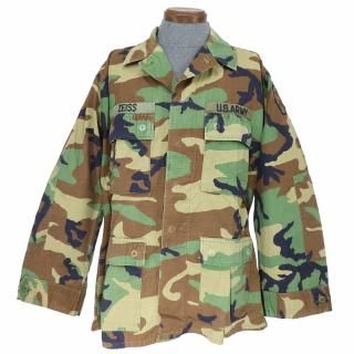 <img class='new_mark_img1' src='https://img.shop-pro.jp/img/new/icons5.gif' style='border:none;display:inline;margin:0px;padding:0px;width:auto;' />≪USGI≫ウッドランド迷彩 コンバットジャケット / MEDIUM-REGULAR (USED)