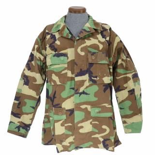 <img class='new_mark_img1' src='https://img.shop-pro.jp/img/new/icons5.gif' style='border:none;display:inline;margin:0px;padding:0px;width:auto;' />≪USGI≫ウッドランド迷彩 コンバットジャケット / LARGE-LONG (USED)