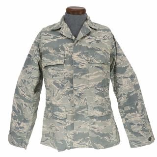 <img class='new_mark_img1' src='https://img.shop-pro.jp/img/new/icons5.gif' style='border:none;display:inline;margin:0px;padding:0px;width:auto;' />≪USAF≫ABU迷彩 ユーティリティジャケット / 36-REGULAR (USED)