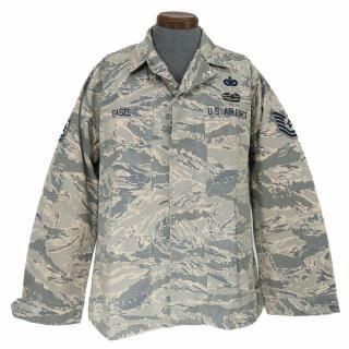 <img class='new_mark_img1' src='https://img.shop-pro.jp/img/new/icons5.gif' style='border:none;display:inline;margin:0px;padding:0px;width:auto;' />≪USAF≫ABU迷彩 ユーティリティジャケット / 38-REGULAR (USED)