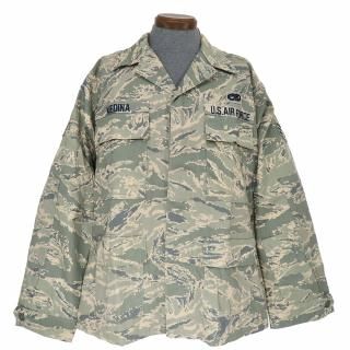 <img class='new_mark_img1' src='https://img.shop-pro.jp/img/new/icons5.gif' style='border:none;display:inline;margin:0px;padding:0px;width:auto;' />≪USAF≫ABU迷彩 ユーティリティジャケット / 42-REGULAR (USED)