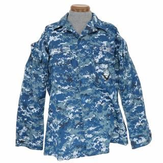 <img class='new_mark_img1' src='https://img.shop-pro.jp/img/new/icons5.gif' style='border:none;display:inline;margin:0px;padding:0px;width:auto;' />≪NAVY≫ NWU Type1迷彩 ユーティリティジャケット / MEDIUM-LONG (USED)