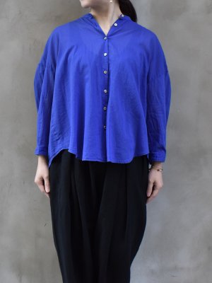 ikkuna suzuki takayuki / gathered blouse  col.ultramarine blue