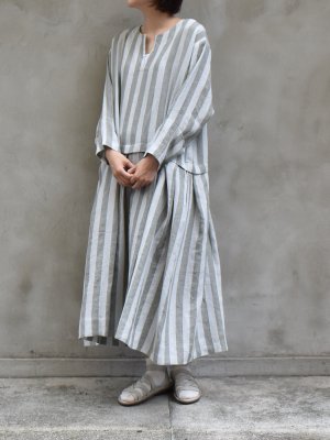 muku / STRIPED DRESS WITH 3/4 SLEEVES col.grey stripe
