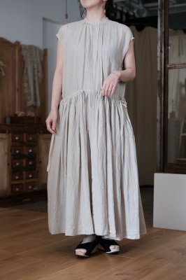 suzuki takayuki / french-sleeve dress col.beige