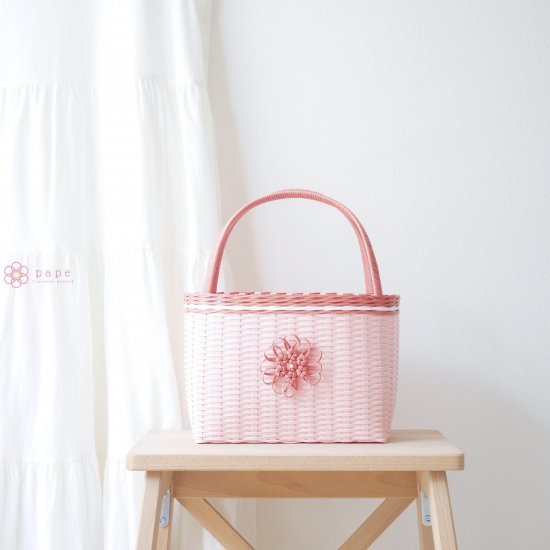 華やかな花飾りのカゴバッグS＊ピンク【受注生産】 - ときめき色のカゴバッグと雑貨屋 pape