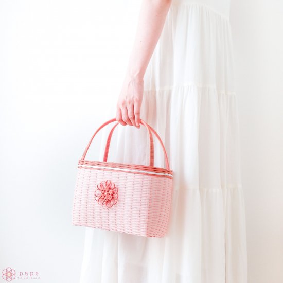 華やかな花飾りのカゴバッグS＊ピンク【受注生産】 - ときめき色のカゴ