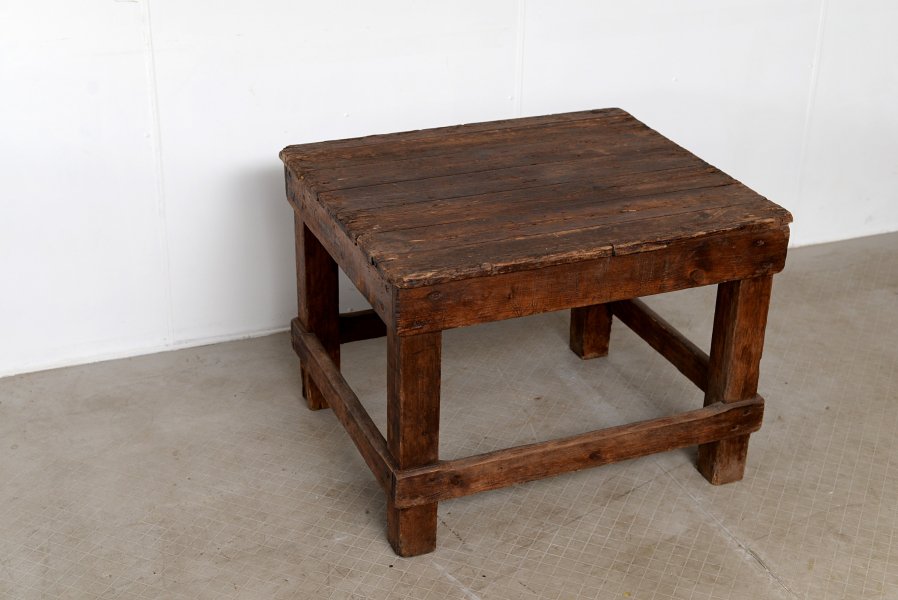 Table（Display Stand)