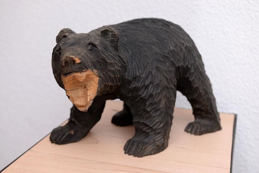 木彫りの熊 吠熊 鮭持ち