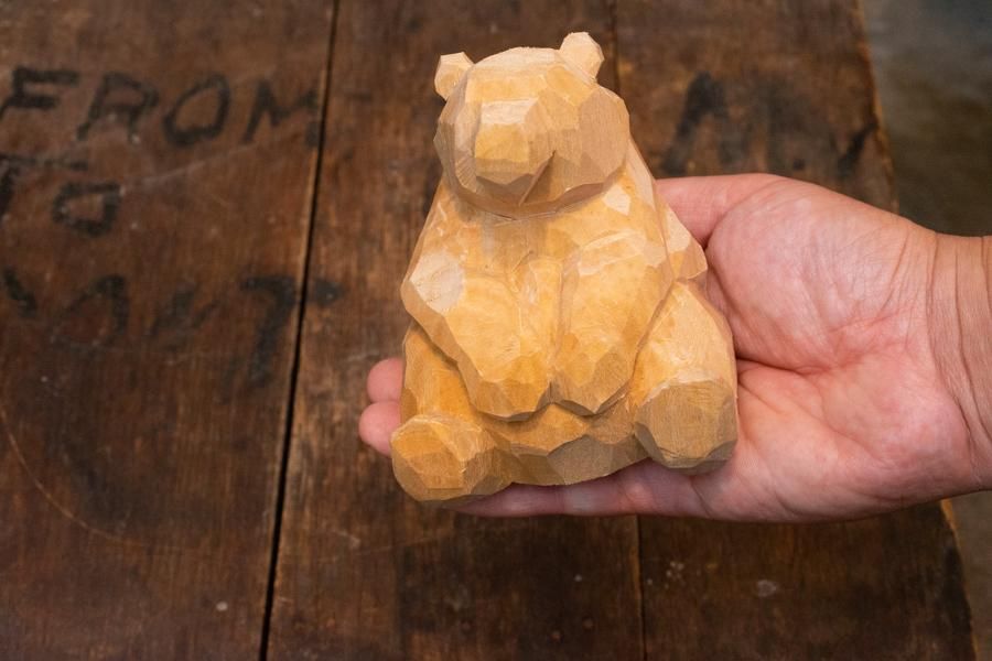 高級木製クマ彫刻⭐︎約6㎏⭐︎46㎝特大サイズ⭐︎昭和レトロ⭐︎木彫りクマ 木彫り 熊 昭和 レトロ - メルカリ