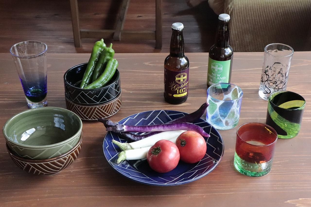 琉球ガラスとやちむん - 育陶園 やちむんの窯元｜沖縄の陶器 和食器