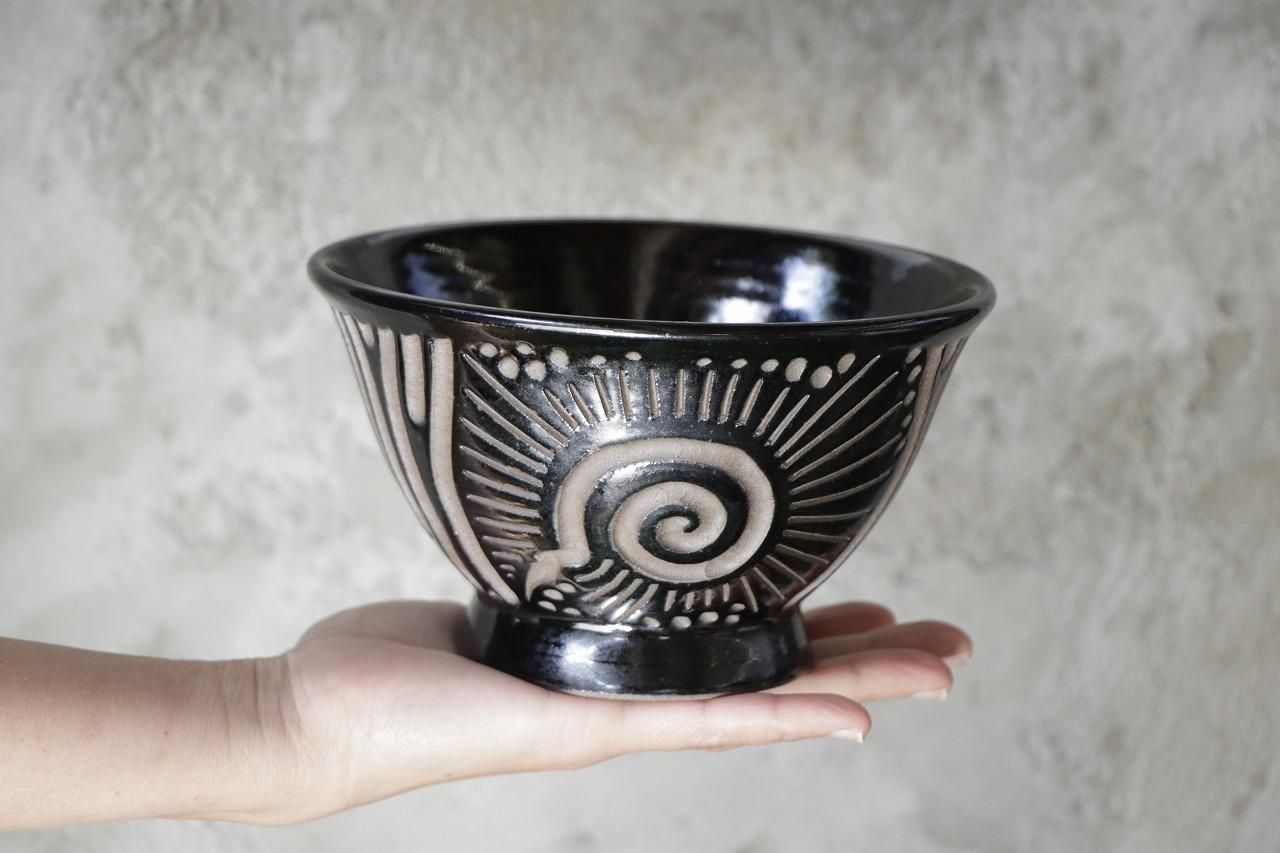 康雄作・そばマカイ2025 | 沖縄の伝統的器 - 育陶園 やちむんの窯元