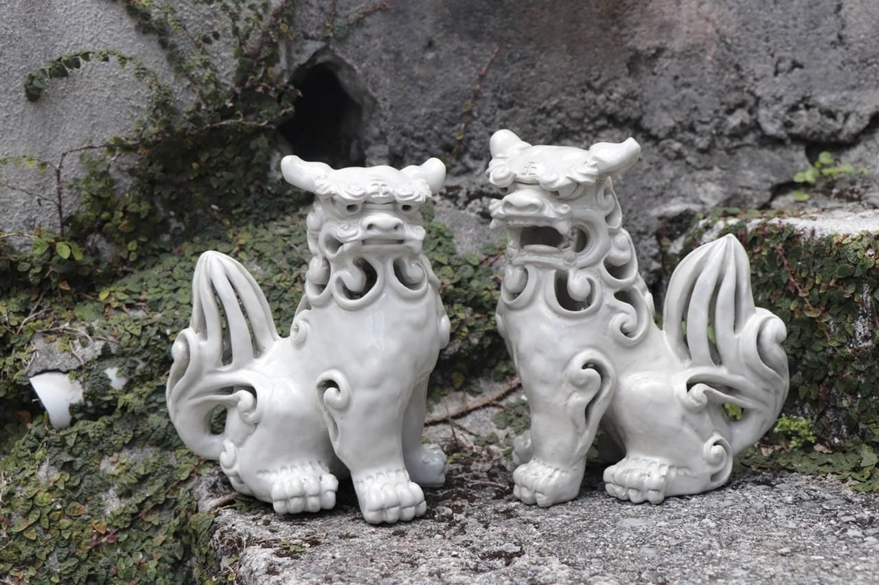 育陶園獅子 | 透かし彫り乳白 - 育陶園 やちむんの窯元｜沖縄の陶器 和