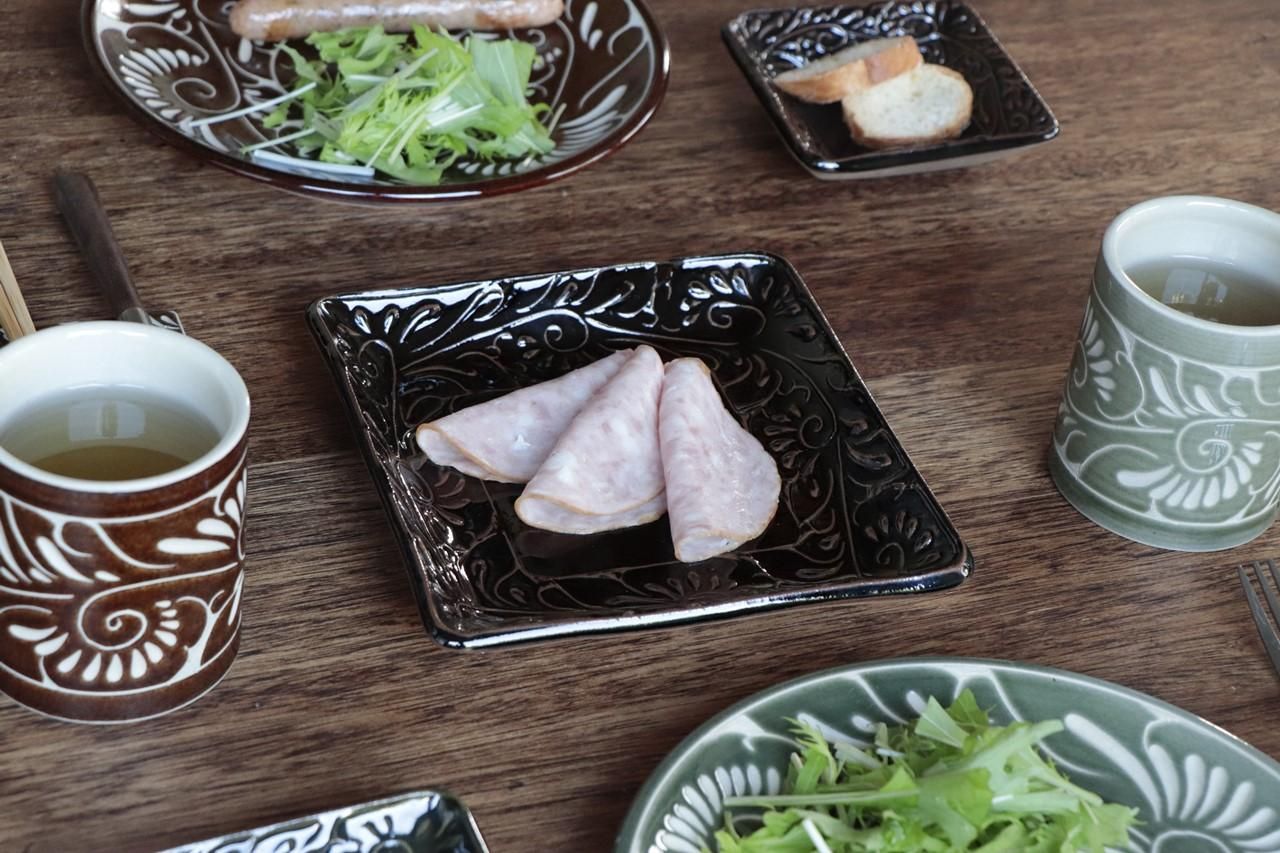 角皿正方形 | 押型大 - 育陶園 やちむんの窯元｜沖縄の陶器 和食器など