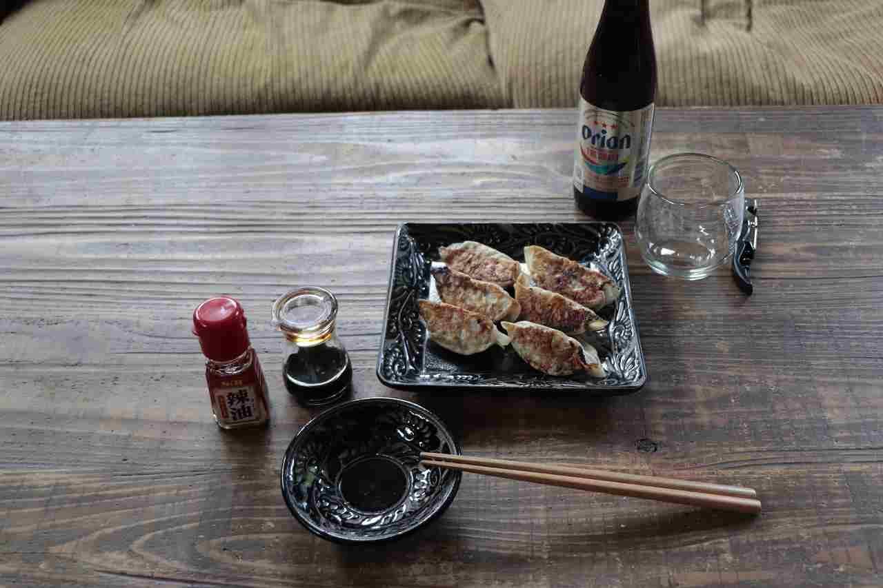 角皿・正方形 | 和洋兼用 - 育陶園 やちむんの窯元|沖縄の陶器 角皿・正方形 | 和洋兼用 - 育陶園 やちむんの窯元|沖縄の陶器