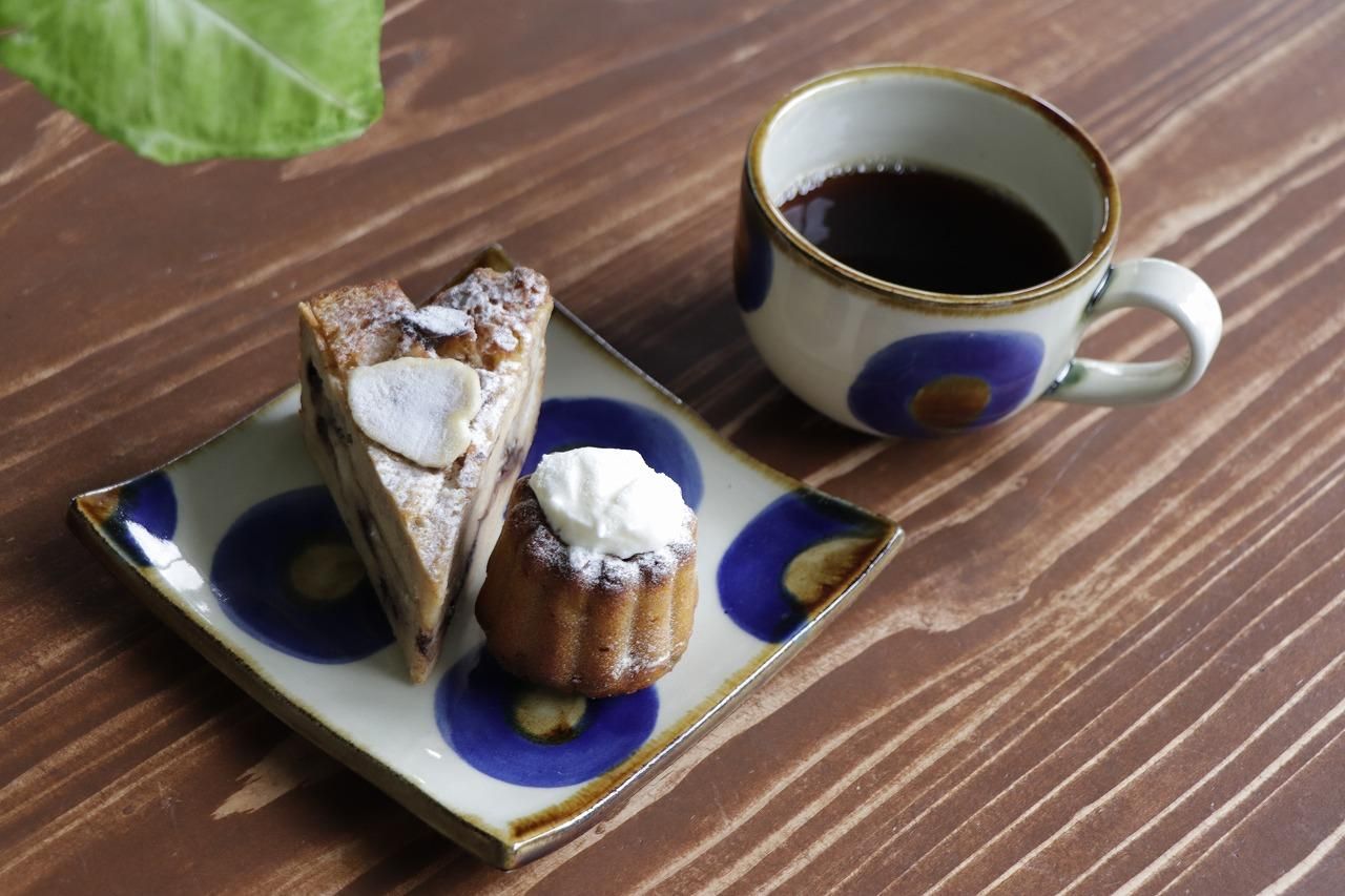 角皿・正方形 | 多用途の食器 - 育陶園 やちむんの窯元|沖縄の 角皿・正方形 | 多用途の食器 - 育陶園 やちむんの窯元|沖縄の