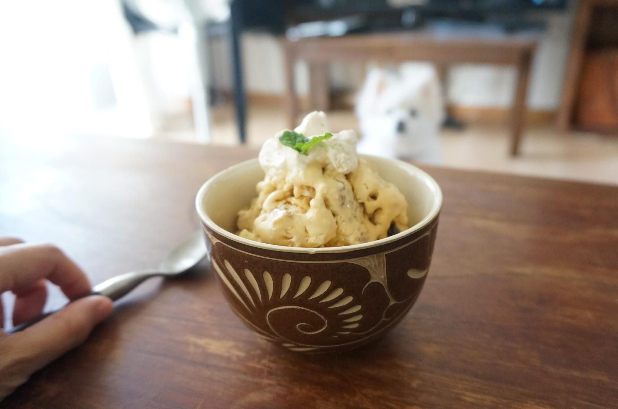 唐草手碗 | 伝統的なやちむん - 育陶園 やちむんの窯元｜沖縄の