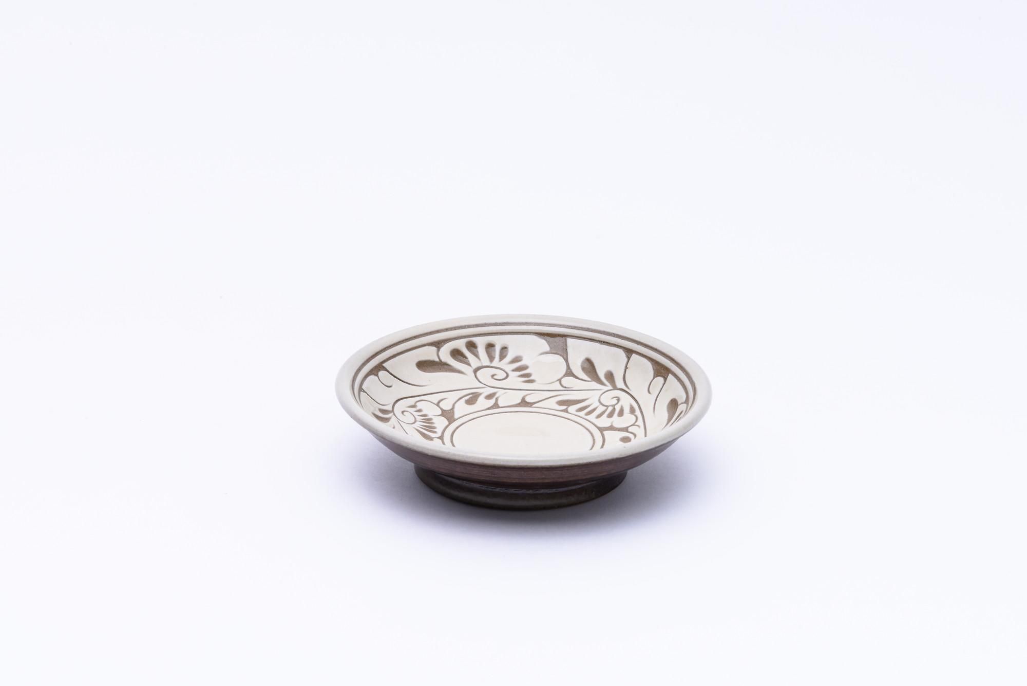 育陶園　白唐草線彫　角皿　3.5寸皿　セット やちむん 育陶園 唐草線彫 5寸皿 白唐草 ¥4,070 大人の焼き物