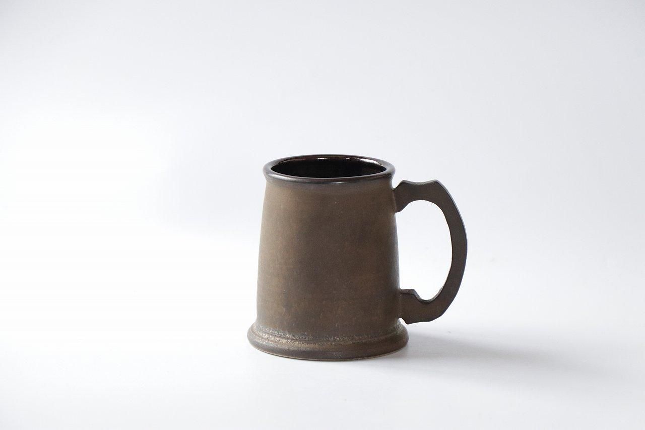 ビアマグカップ燻 - 育陶園 やちむんの窯元｜沖縄の陶器 和食器