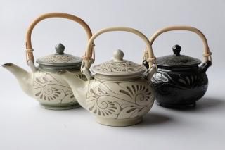 急須 | お茶の時間を楽しむ - 育陶園 やちむんの窯元｜沖縄の