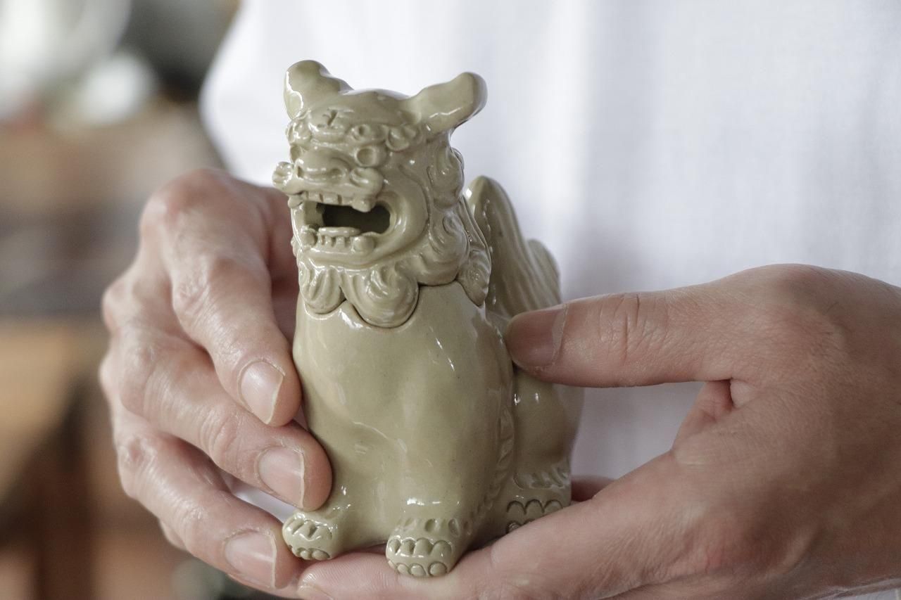 香炉獅子 - 育陶園 やちむんの窯元|沖縄の陶器 和食器などの 香炉獅子 - 育陶園 やちむんの窯元|沖縄の陶器 和食器などの