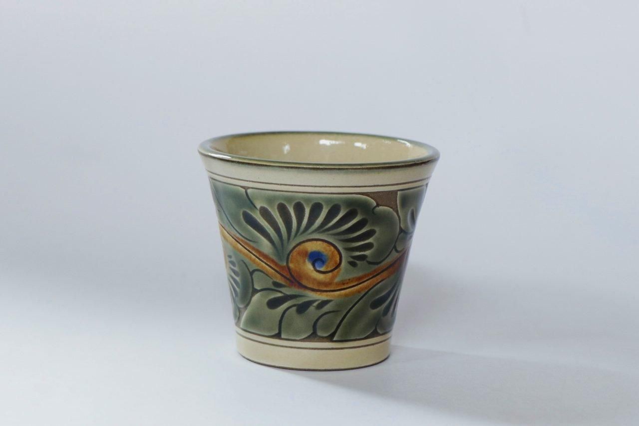 フリーカップ小 | 緑釉唐草シリーズ - 育陶園 やちむんの窯元