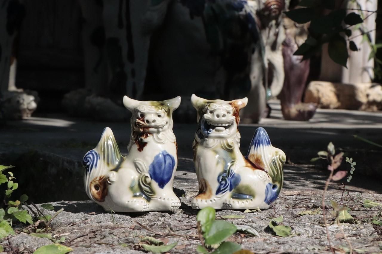 横向10cm獅子 | 三彩 - 育陶園 やちむんの窯元｜沖縄の陶器 和食器など