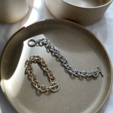 Motif Chain Bracelet