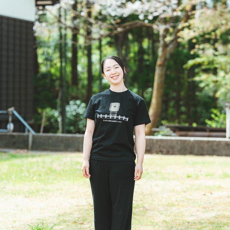 Ado タイポグラフィTシャツ　北海道 XLサイズ Ado 5th Anniversary POP-UPSTORE 北海道限定 タイポグラフィ