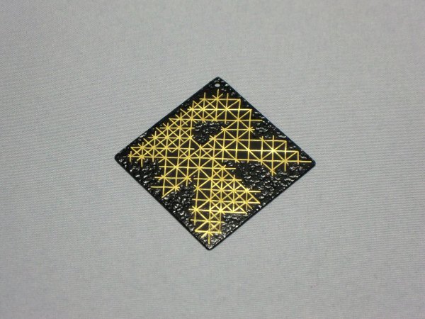 ペンダント　結晶 (正方形菱)