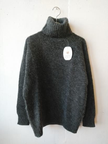 Shetland Woollen Co. Turtle neck Shaggy Dog