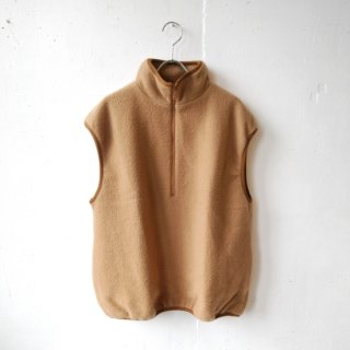 <img class='new_mark_img1' src='https://img.shop-pro.jp/img/new/icons8.gif' style='border:none;display:inline;margin:0px;padding:0px;width:auto;' />MY___ <br>WOOL FLEECE HIGH NECK VEST
