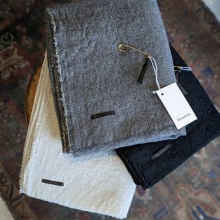 Honnete<br>WIDE STOLE<br>WOOL LINEN WASHED TWILL