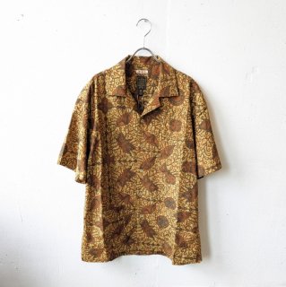 <img class='new_mark_img1' src='https://img.shop-pro.jp/img/new/icons8.gif' style='border:none;display:inline;margin:0px;padding:0px;width:auto;' />GYPSYSONS<br>AFRICAN BATIK SHIRTS<br>BROWN