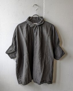 <img class='new_mark_img1' src='https://img.shop-pro.jp/img/new/icons8.gif' style='border:none;display:inline;margin:0px;padding:0px;width:auto;' />Honnete<br>HALF SLEEVE GATHER SHIRT<br>OVERDYED IRISH LINEN