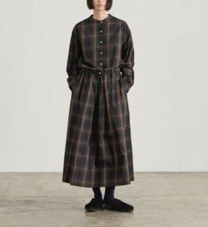 <img class='new_mark_img1' src='https://img.shop-pro.jp/img/new/icons6.gif' style='border:none;display:inline;margin:0px;padding:0px;width:auto;' />nicholson & nicholson<br>
DOLLY-W