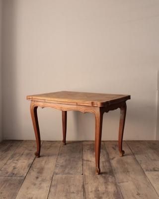 Drawleaf Table.1