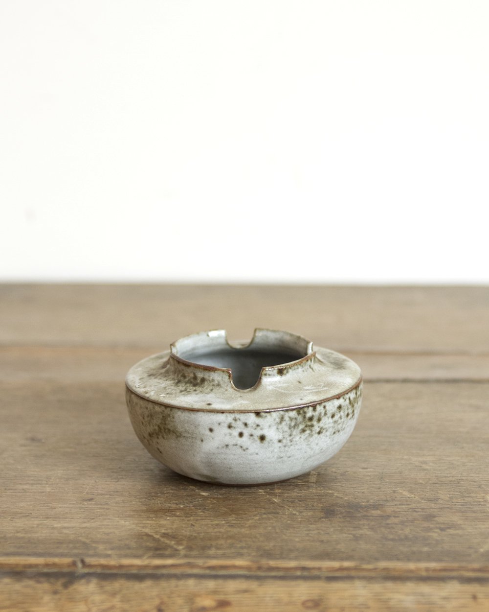 フランスアンティーク陶器のアッシュトレイ/灰皿